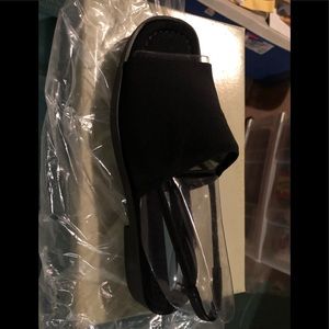 Easy Spirit black sandals